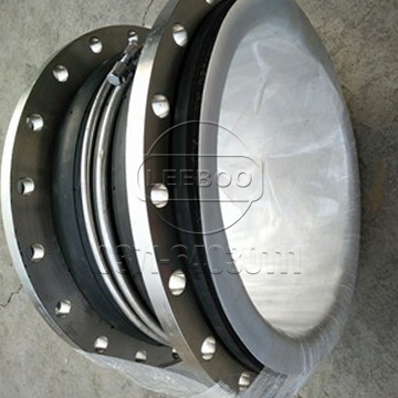 酸堿管道使用襯四氟<a href=http://www.xinligd.com target=_blank class=infotextkey>橡膠接頭</a>產(chǎn)品的特點